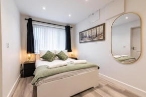 5-Bedroom House in Central Nottingham - Sleeps 9